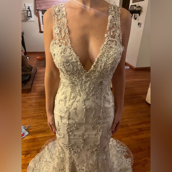 Bought this dress and chose a different one instead. Only worn while trying on - Picture 3 of 9